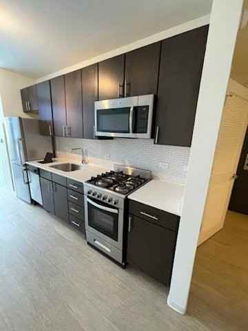 140 W Superior St - Photo 5 of 9