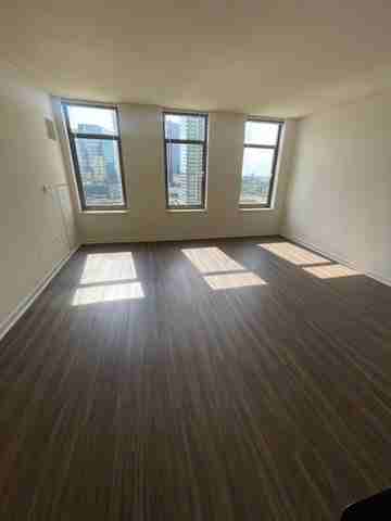 349 N Jefferson St - Photo 5 of 12