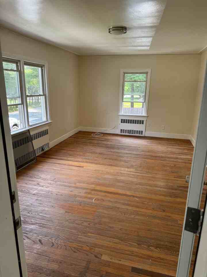 32 Starr Ave #6 - Photo 3 of 14