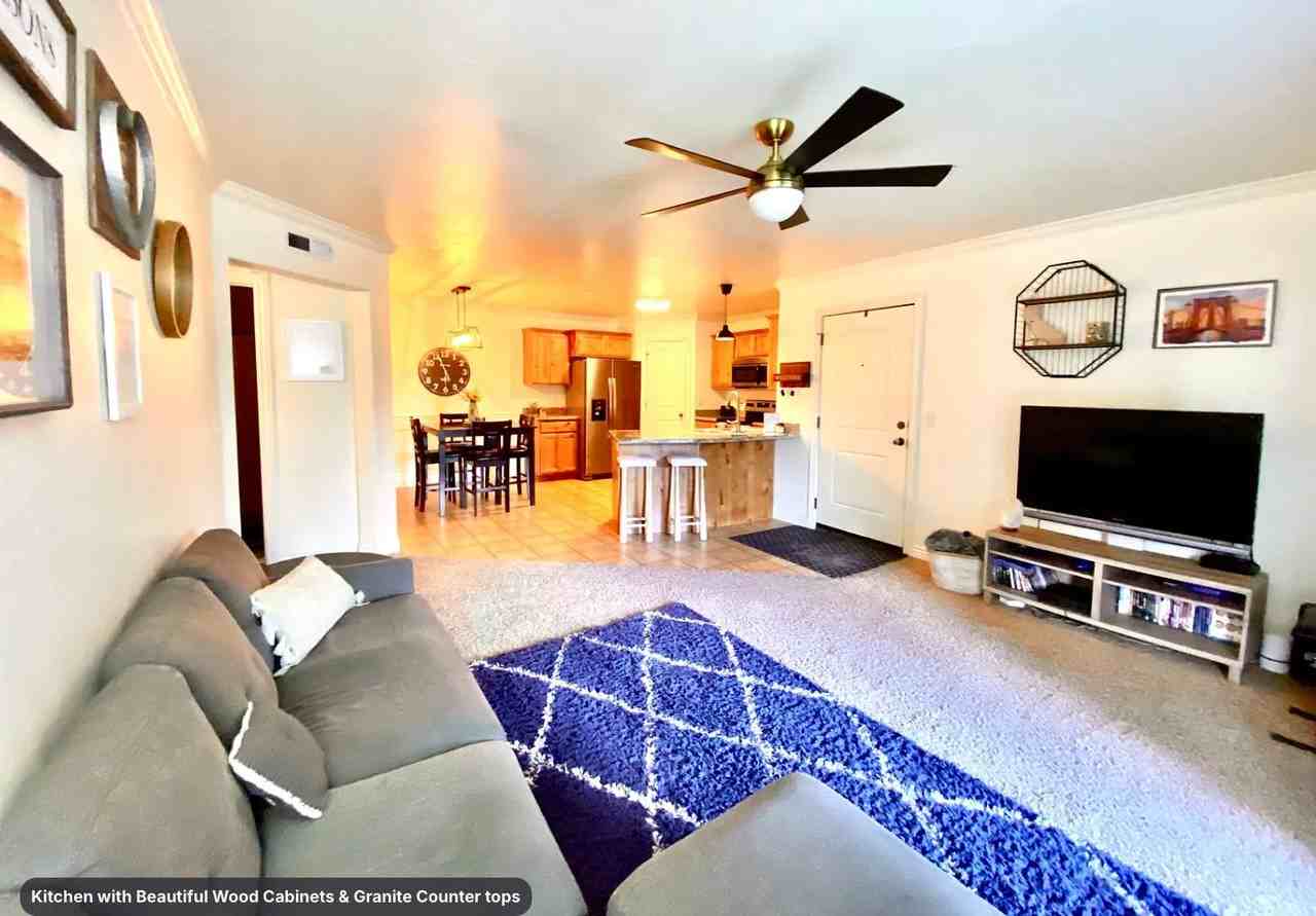 425 Sw #203 - Photo 4 of 20