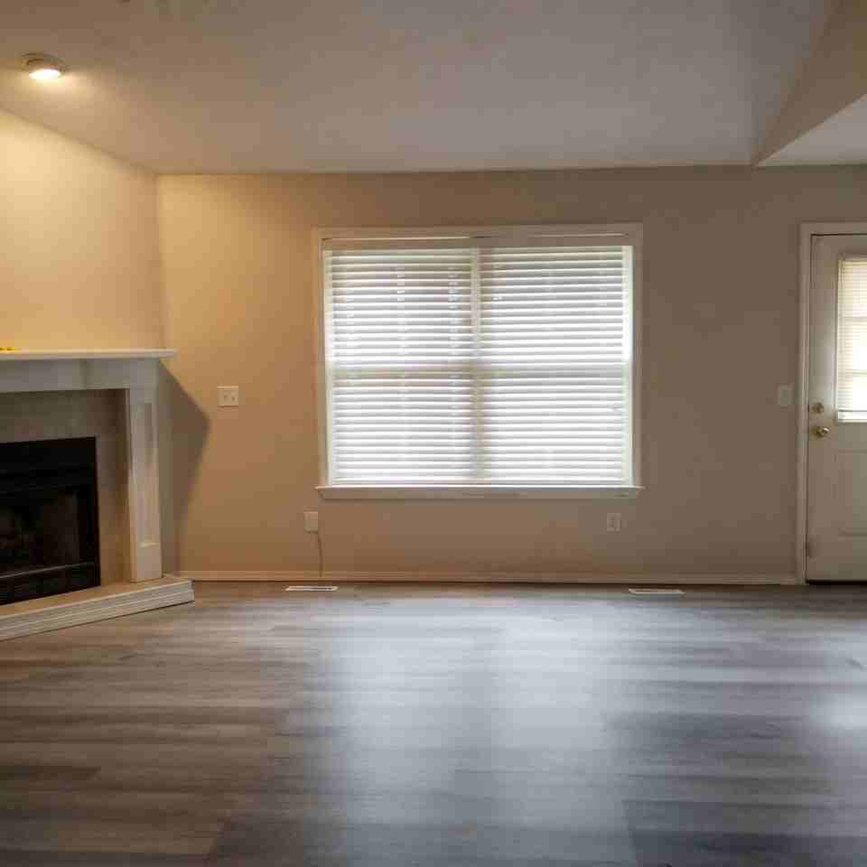 513 W Chestnut Rd - Photo 2 of 11
