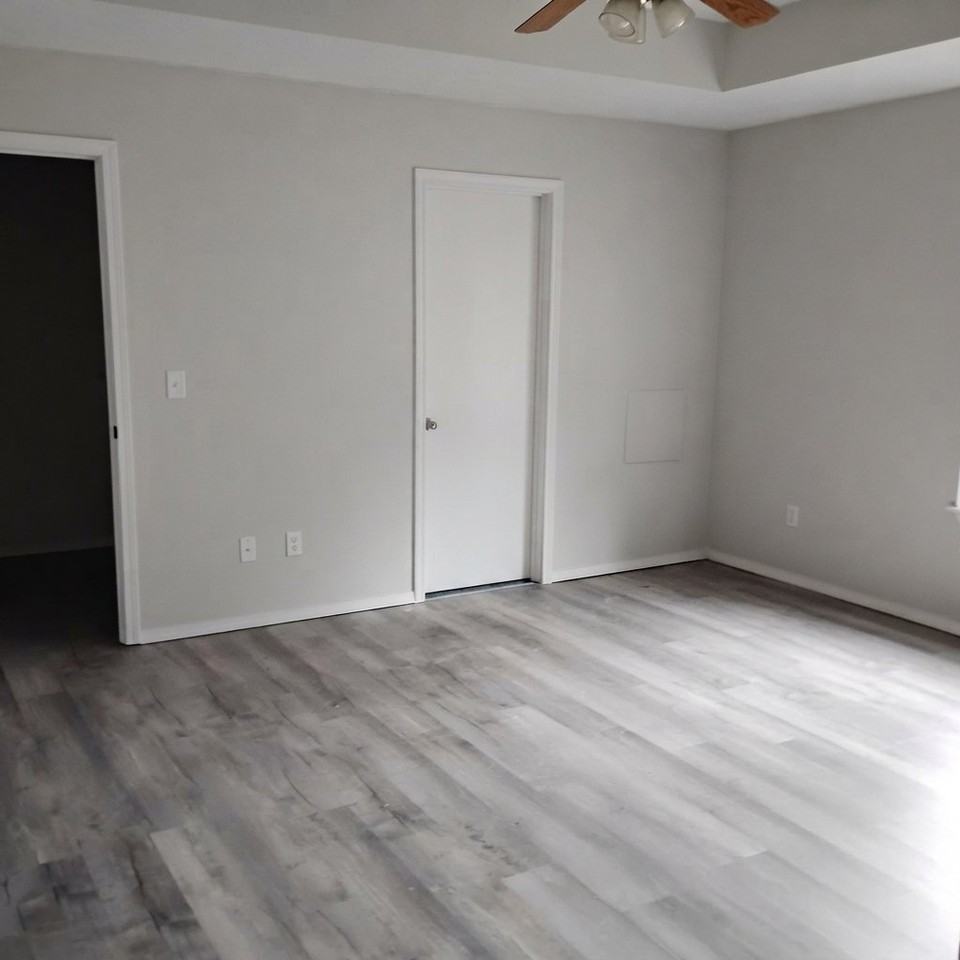 513 W Chestnut Rd - Photo 3 of 11