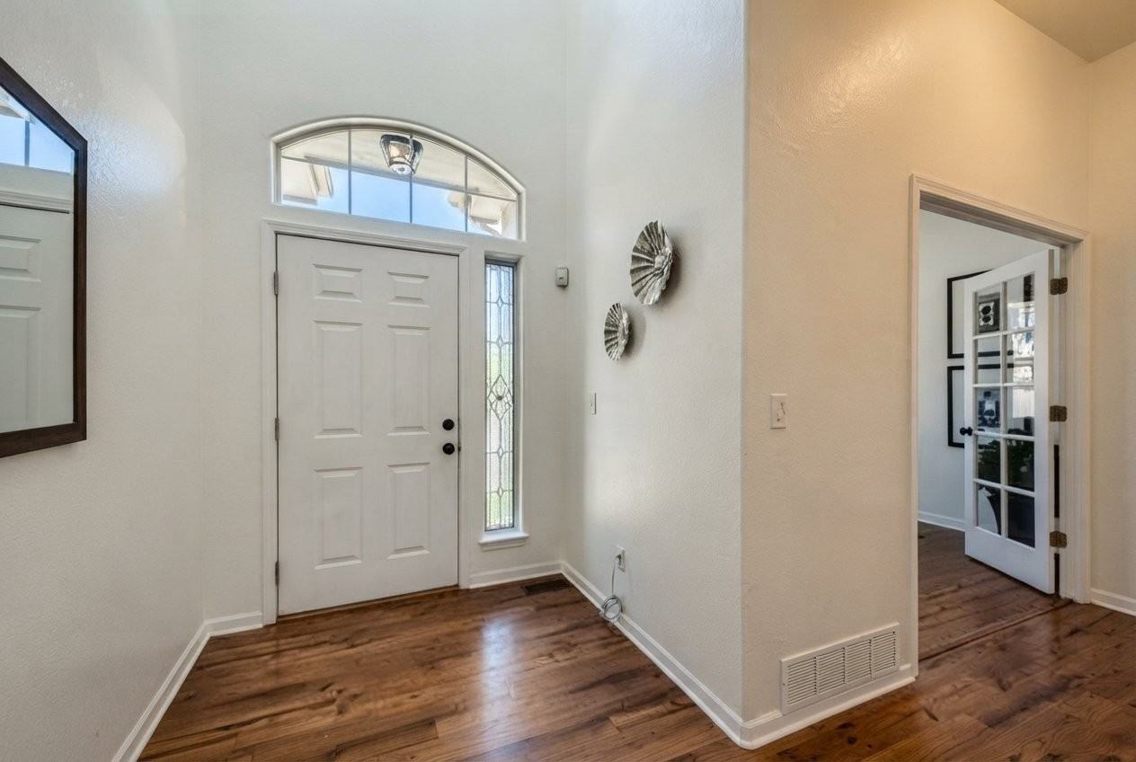 9604 W Long Dr - Photo 2 of 20
