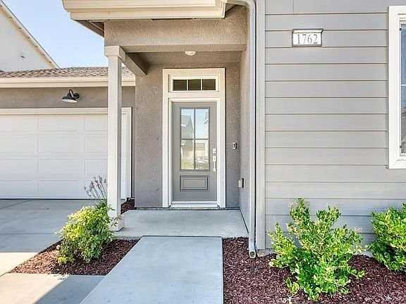 1762 N Aster Lake Rd - Photo 2 of 15