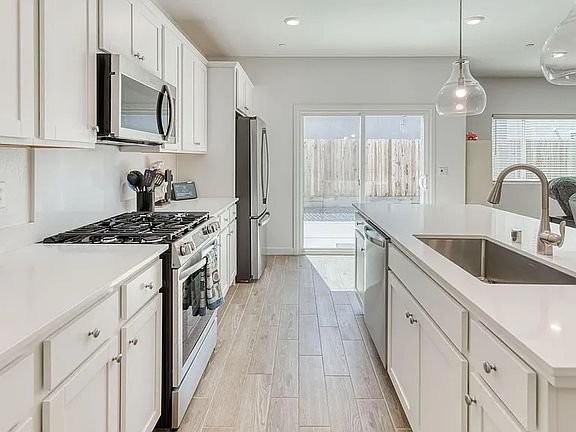 1762 N Aster Lake Rd - Photo 3 of 15