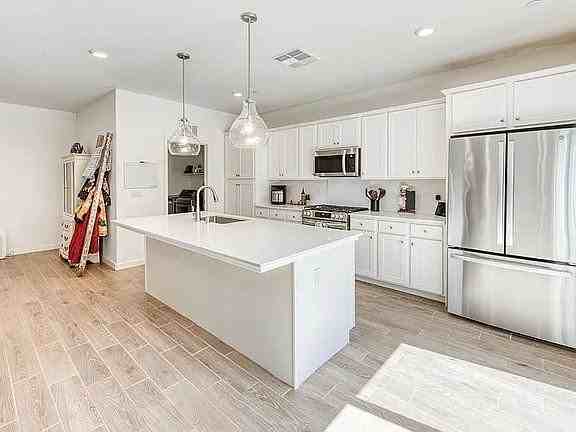 1762 N Aster Lake Rd - Photo 4 of 15