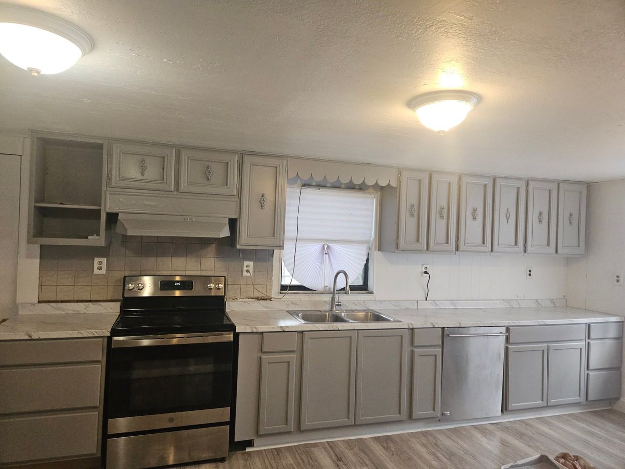 1612 S Eustis St - Photo 3 of 11