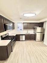 168 N Grove St #1F - Photo 1 of 1