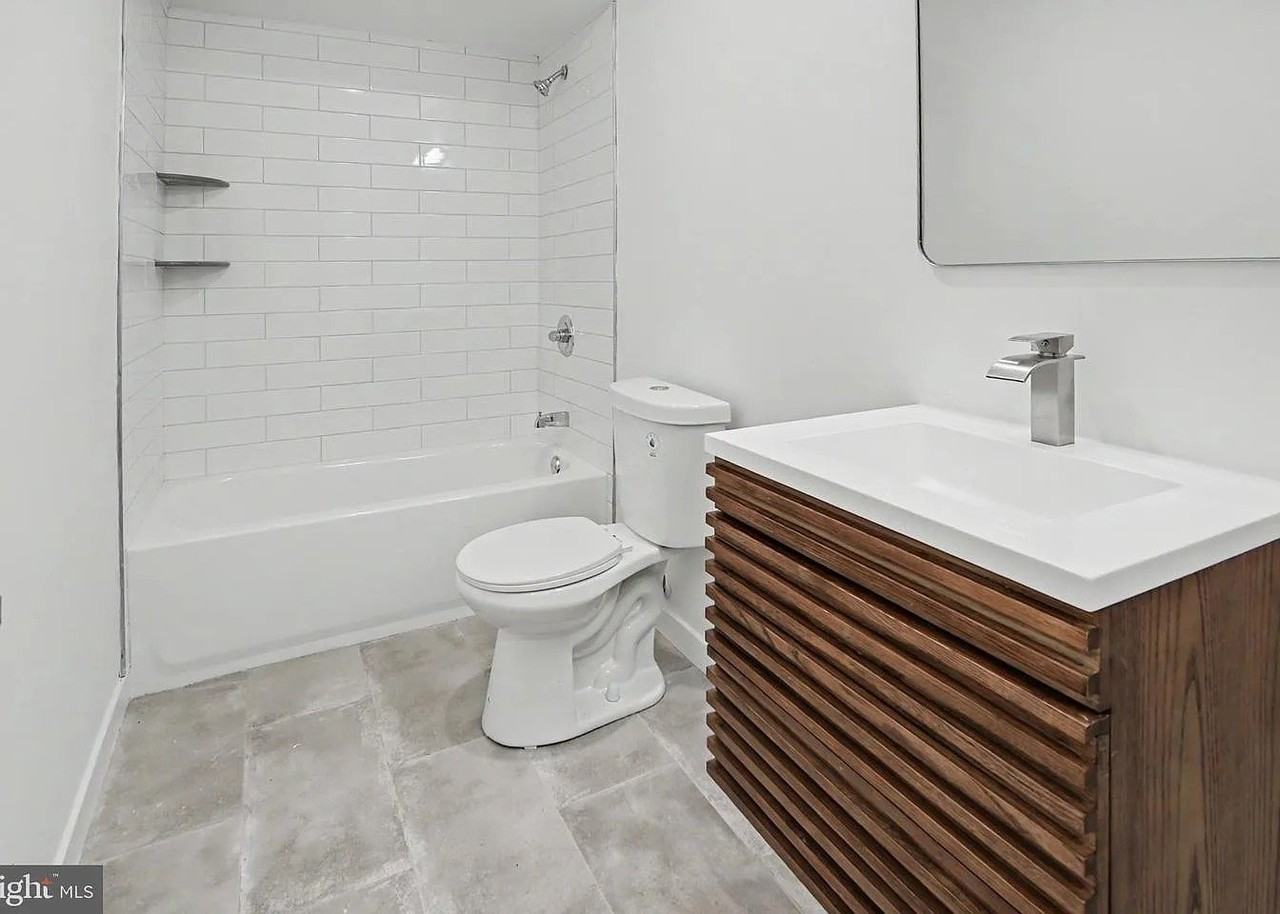 1513 E Hewson St - Photo 3 of 7