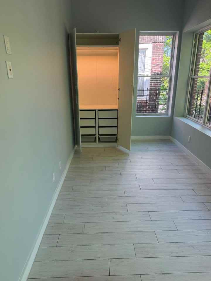 560 Riverdale Ave #2R - Photo 6 of 9