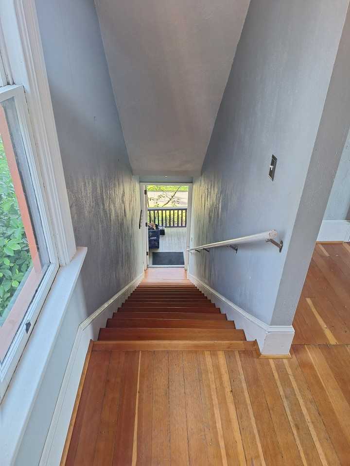 432 Ne Dekum St #B - Photo 2 of 11