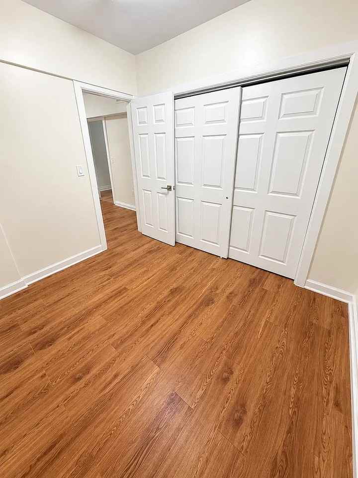 160 59th St #B100 - Photo 7 of 11