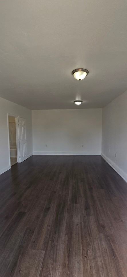 2373 N Alameda Ave - Photo 2 of 14