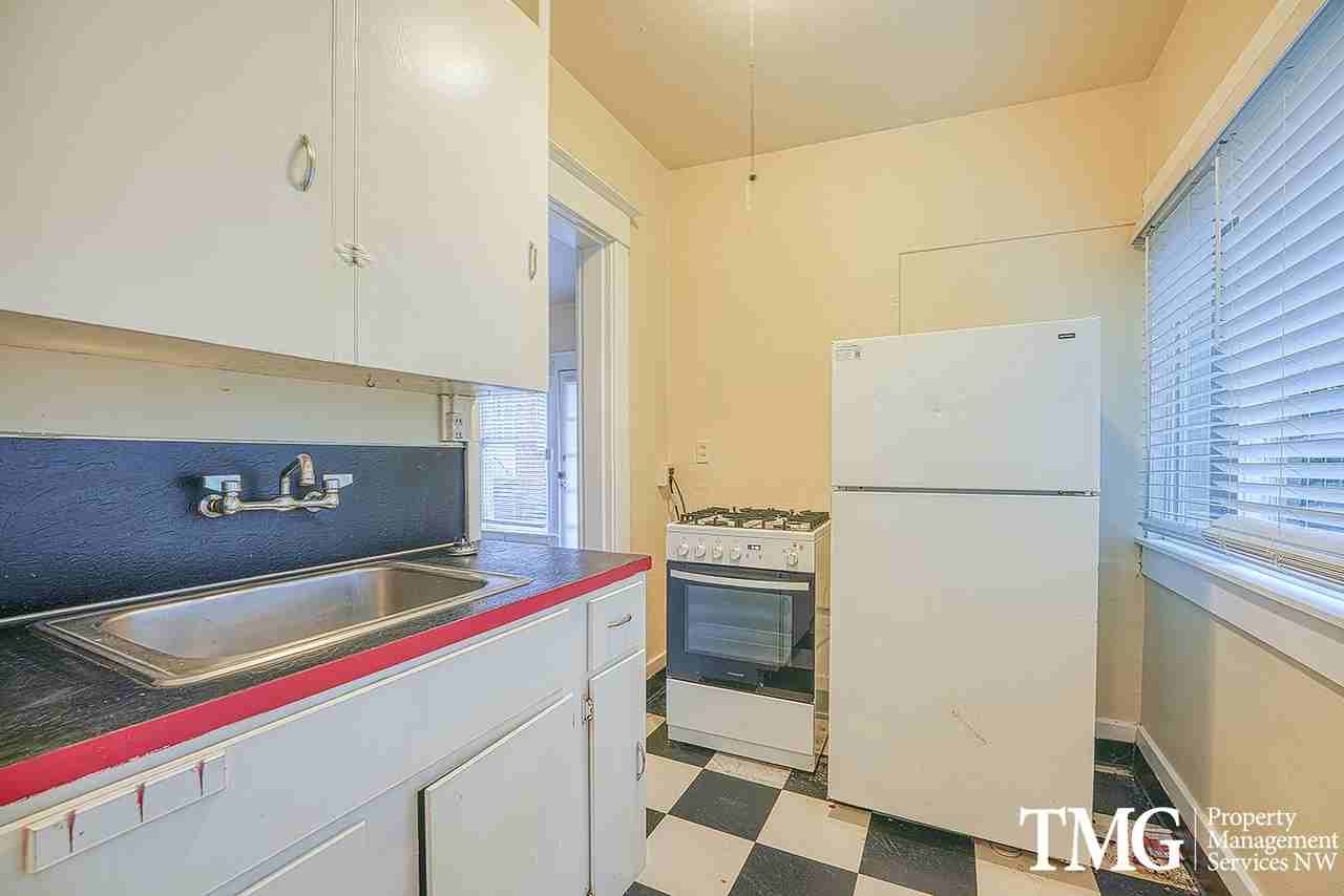 Thurman Apartments - Photo 4 of 19