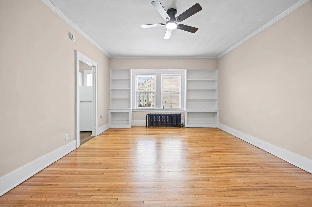 49 Troup St - Photo 3 of 23