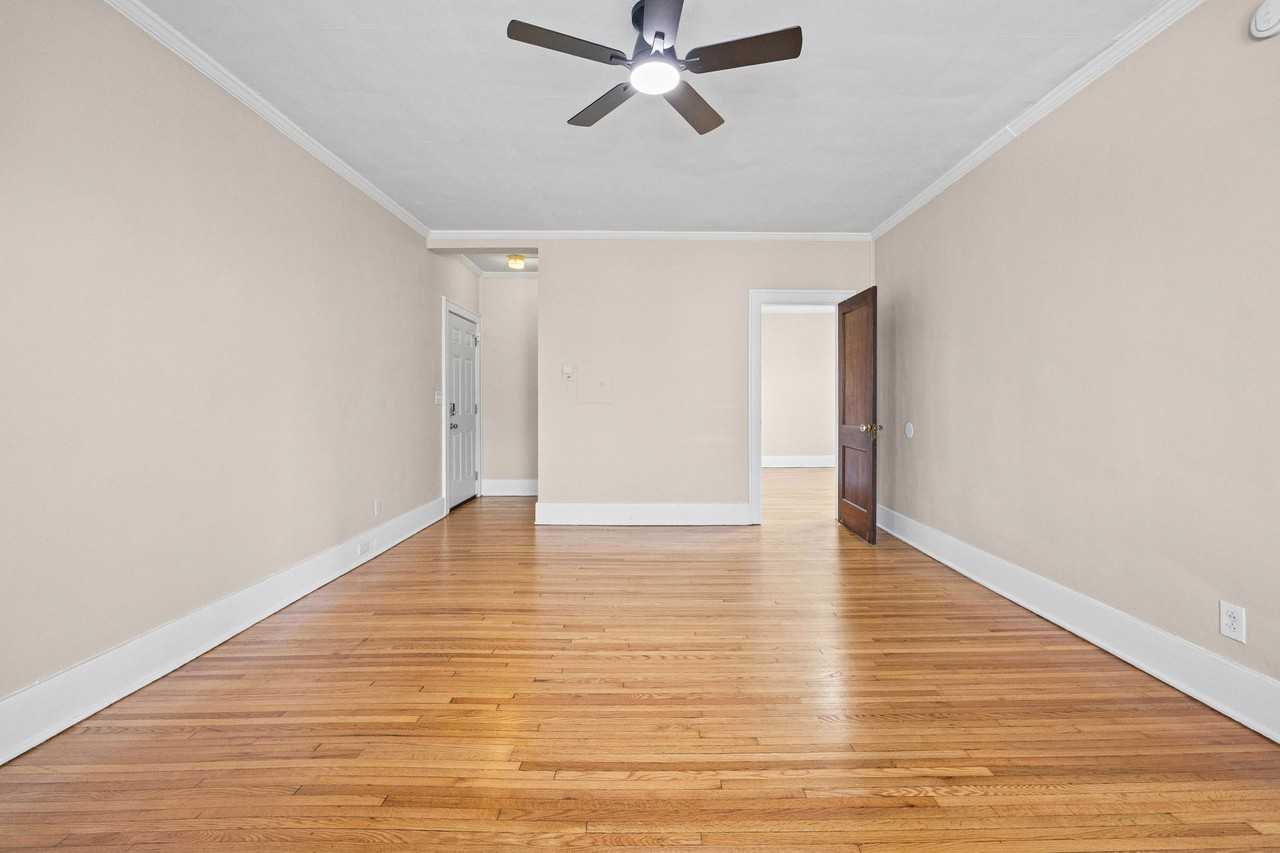 49 Troup St - Photo 4 of 23