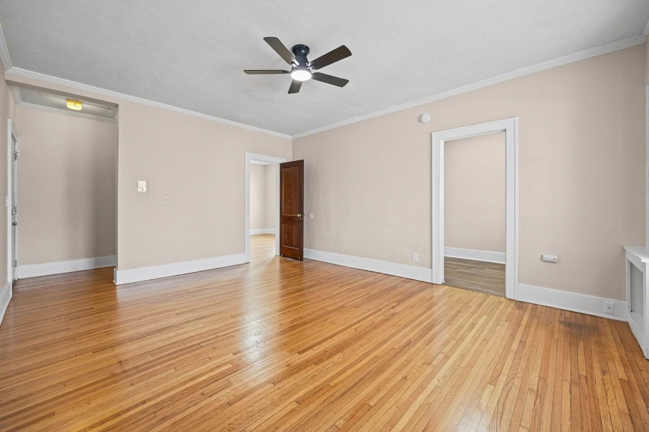 49 Troup St - Photo 5 of 23