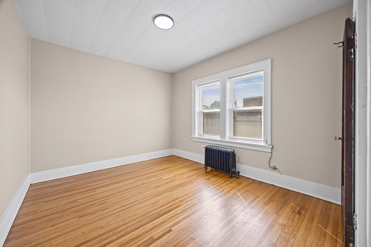 49 Troup St - Photo 7 of 23