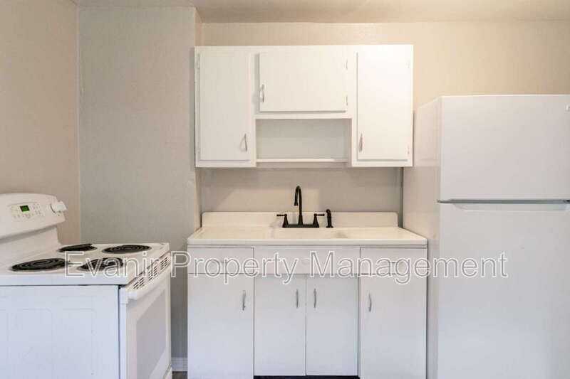 113 Niagara Ave #4 - Photo 4 of 10
