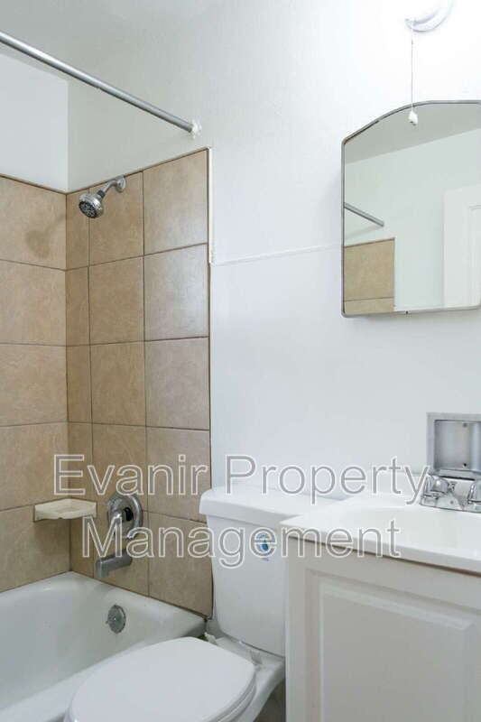 113 Niagara Ave #4 - Photo 5 of 10