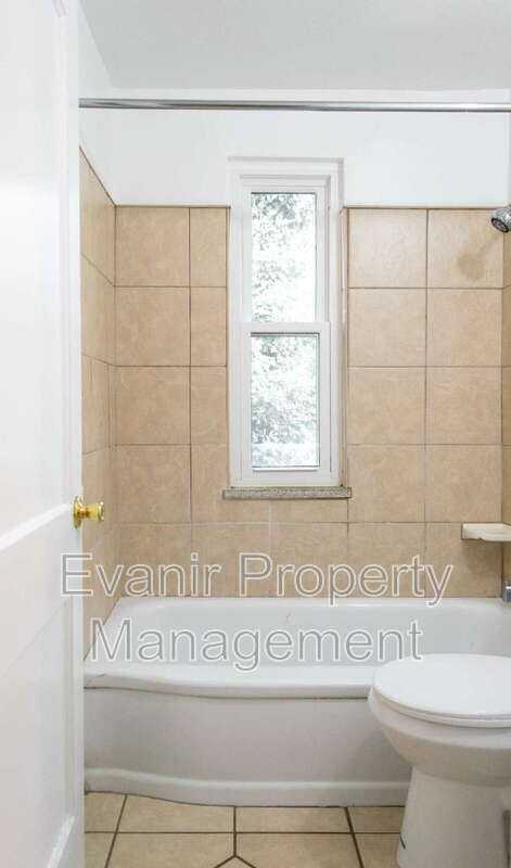 113 Niagara Ave #4 - Photo 6 of 10