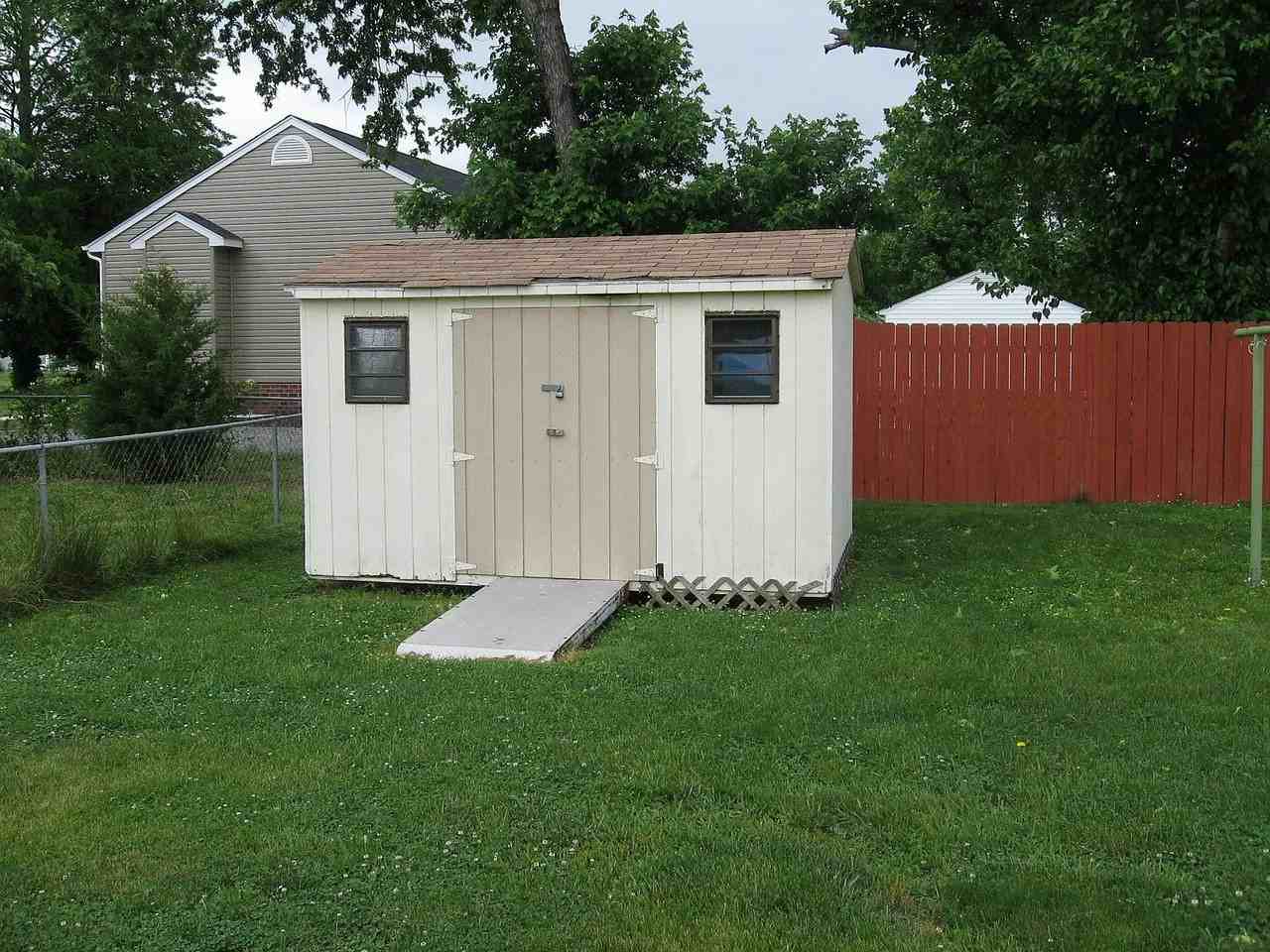 706 South Kalmia Avenue - Photo 3 of 15