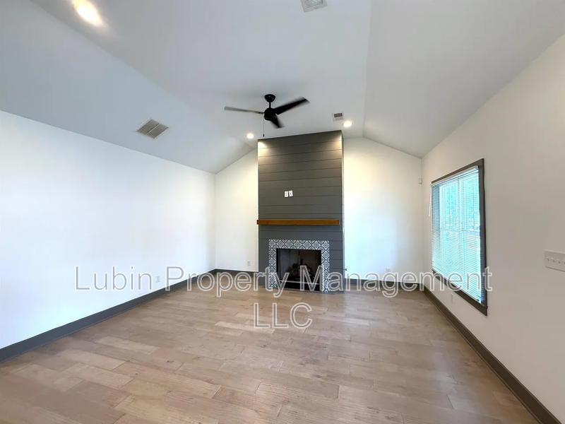4948 Wilburn Ave - Photo 2 of 11
