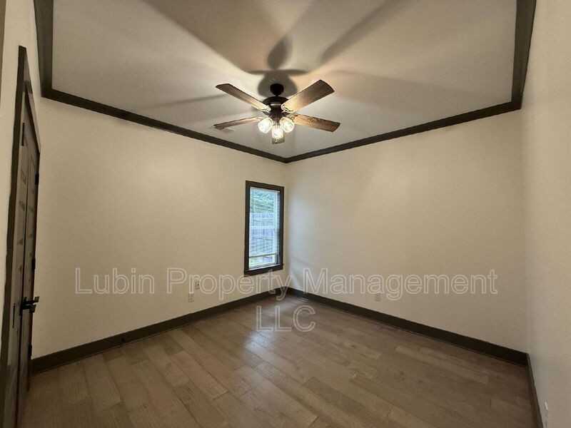 4948 Wilburn Ave - Photo 4 of 11
