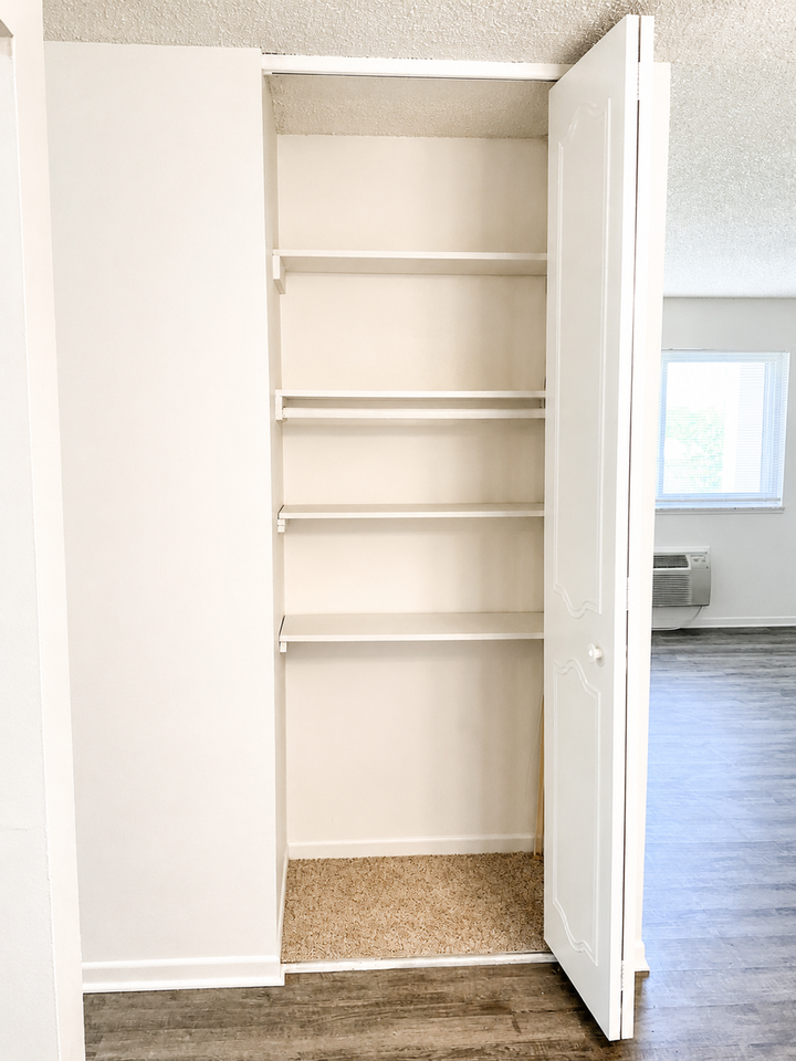 Crestview Apartments - Photo 6 of 15