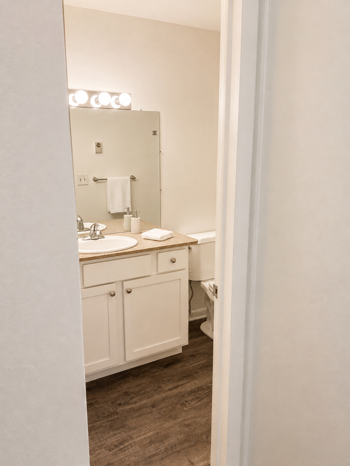 Crestview Apartments - Photo 7 of 15