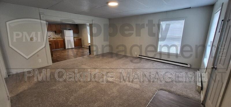 7 N East St #B - Photo 4 of 8