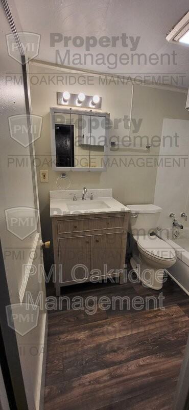 7 N East St #B - Photo 6 of 8