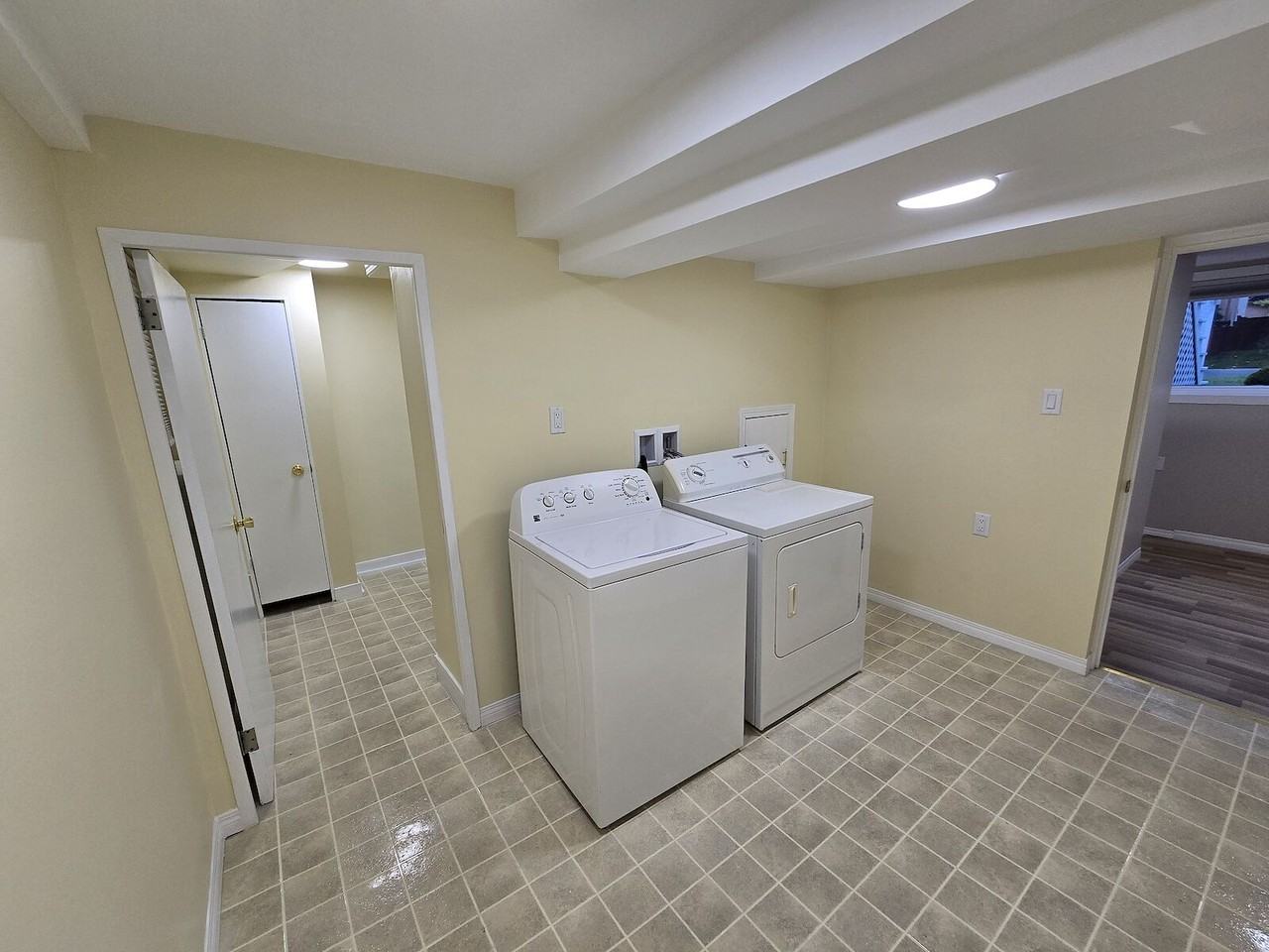 4208 16 St Sw - Photo 6 of 7