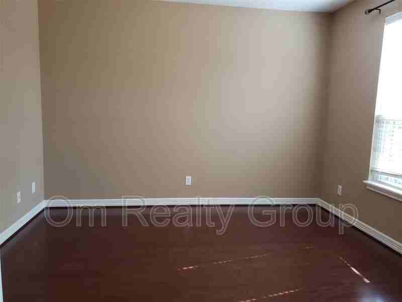 3607 Cat Springs Ln - Photo 5 of 9