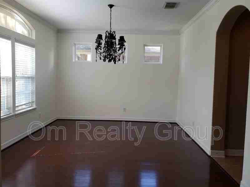 3607 Cat Springs Ln - Photo 6 of 9