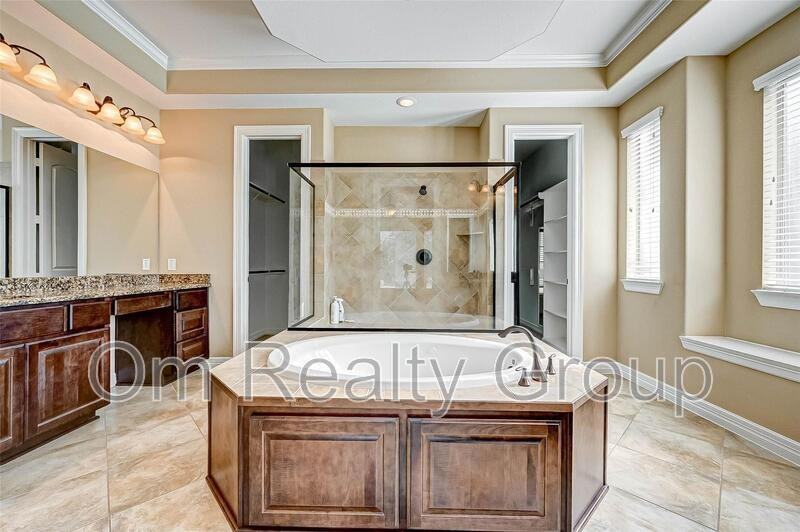 2910 Cotswold Ln - Photo 4 of 16