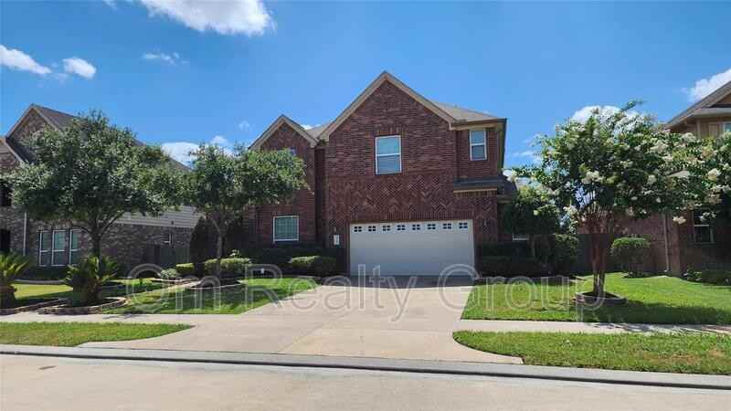 2318 Nashmor Dr - Photo 2 of 30