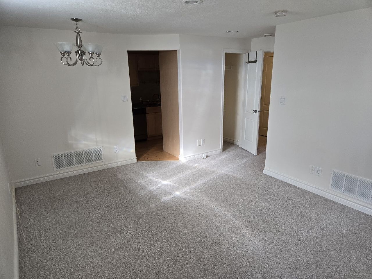 11318 72 Ave Nw - Photo 2 of 12