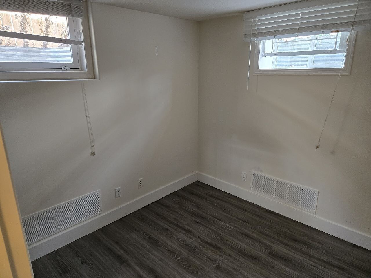11318 72 Ave Nw - Photo 6 of 12