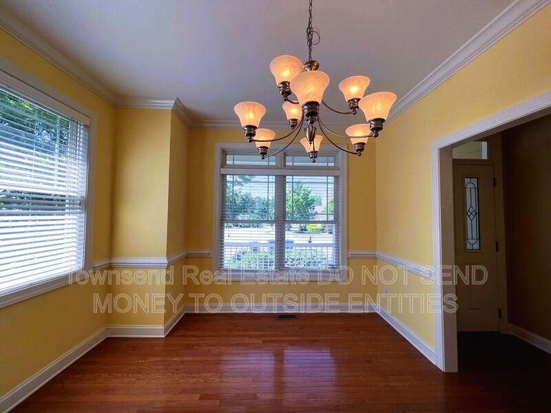 2210 Westdale Dr - Photo 2 of 24