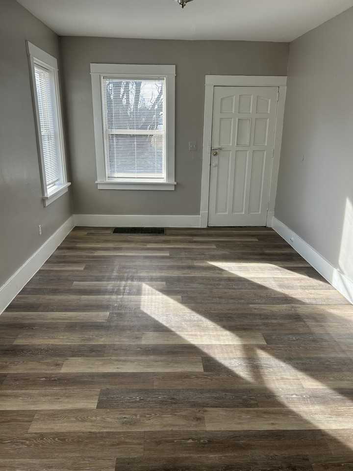 232 W Howard St #NA - Photo 2 of 14