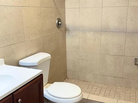 17905 Sw 105th Ave #NA - Photo 4 of 10