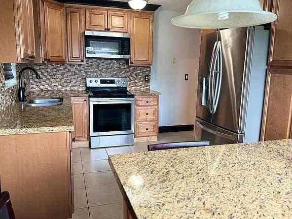 17905 Sw 105th Ave #NA - Photo 5 of 10