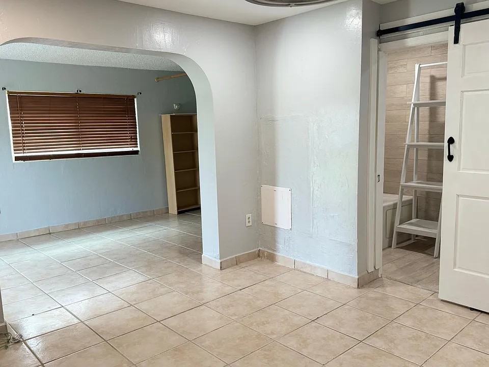 17905 Sw 105th Ave #NA - Photo 6 of 10