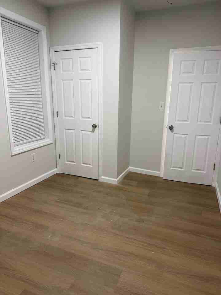 603 N Front St #B - Photo 5 of 9