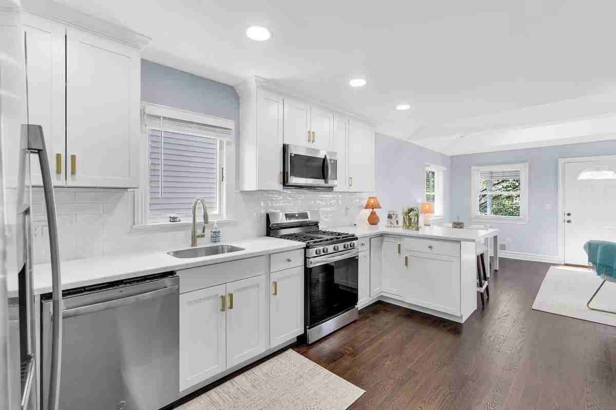639 Redmond Ave #NA - Photo 5 of 13