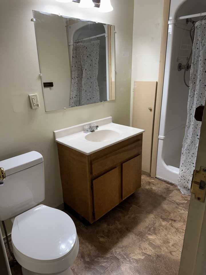 8 S Washington St #1stFL - Photo 5 of 6