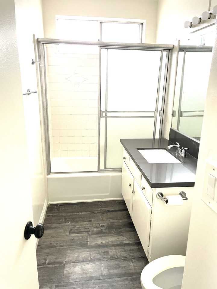 2321 Pullman Ln #D - Photo 7 of 7