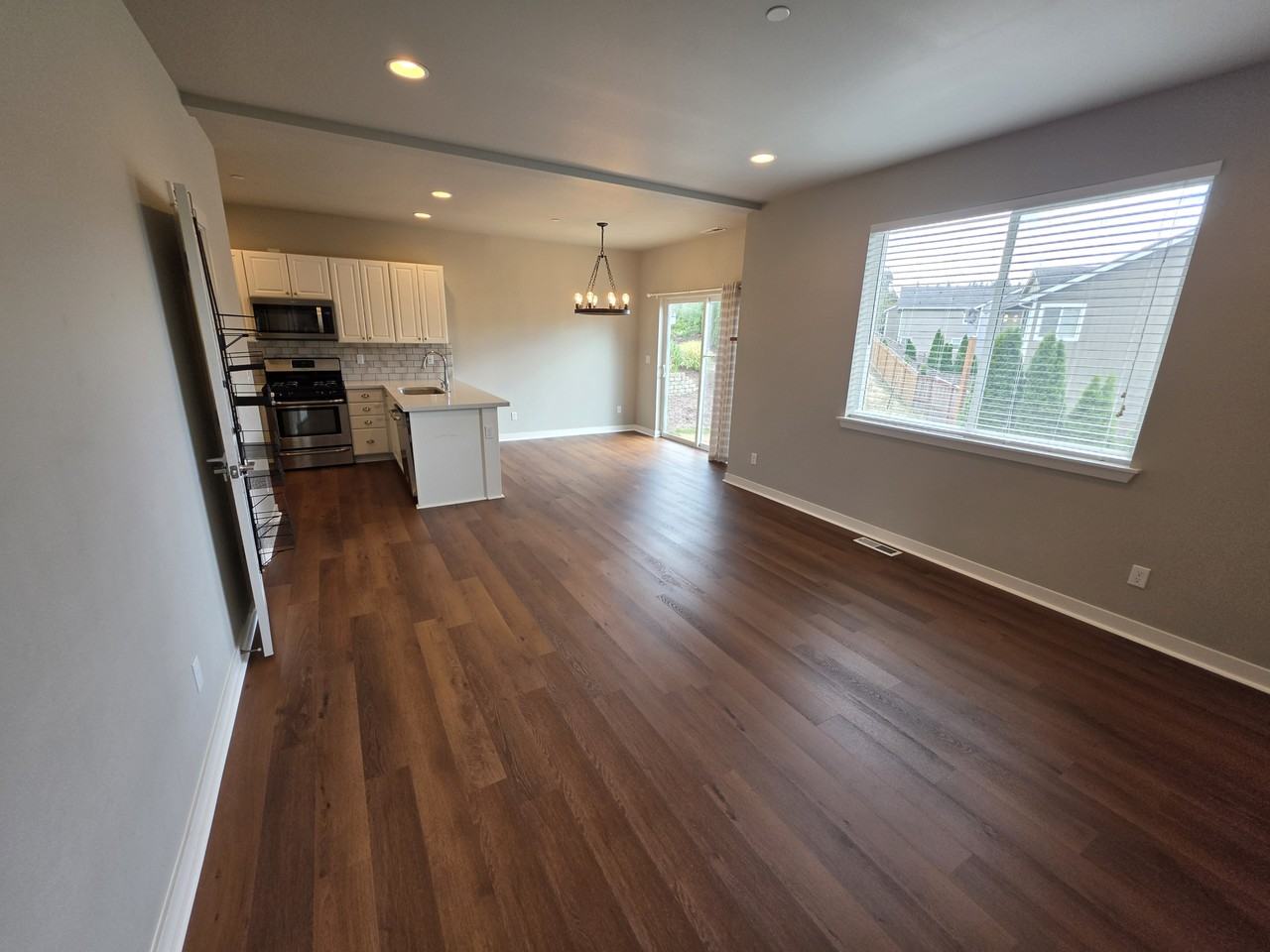 736 Freedom Ct Se #NA - Photo 5 of 23