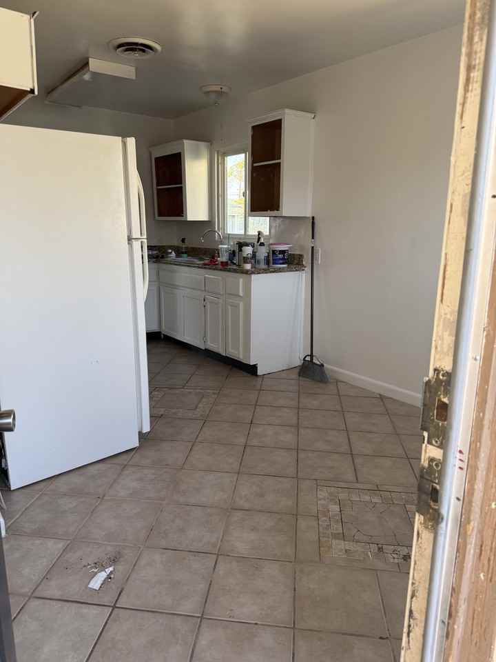 921 Yale Ave #NA - Photo 3 of 10